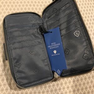 Vera Bradley RFID Blocking Wristlet